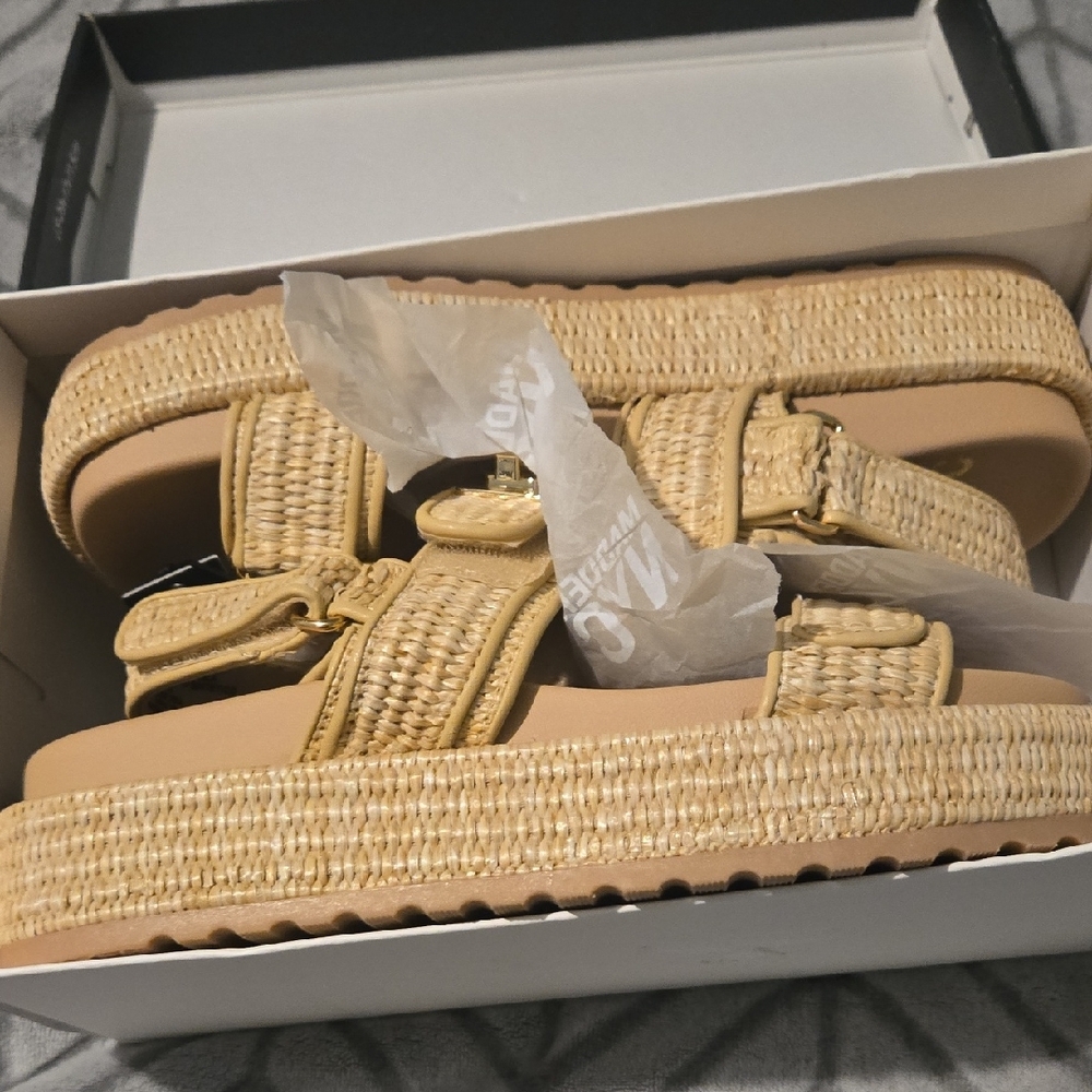 Women's Tan Sandals